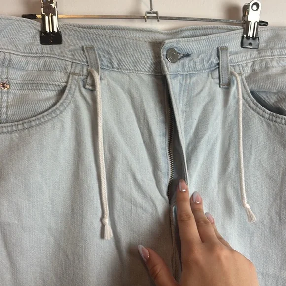 Levi’s Drawstring Mom jeans - Picture 2 of 4